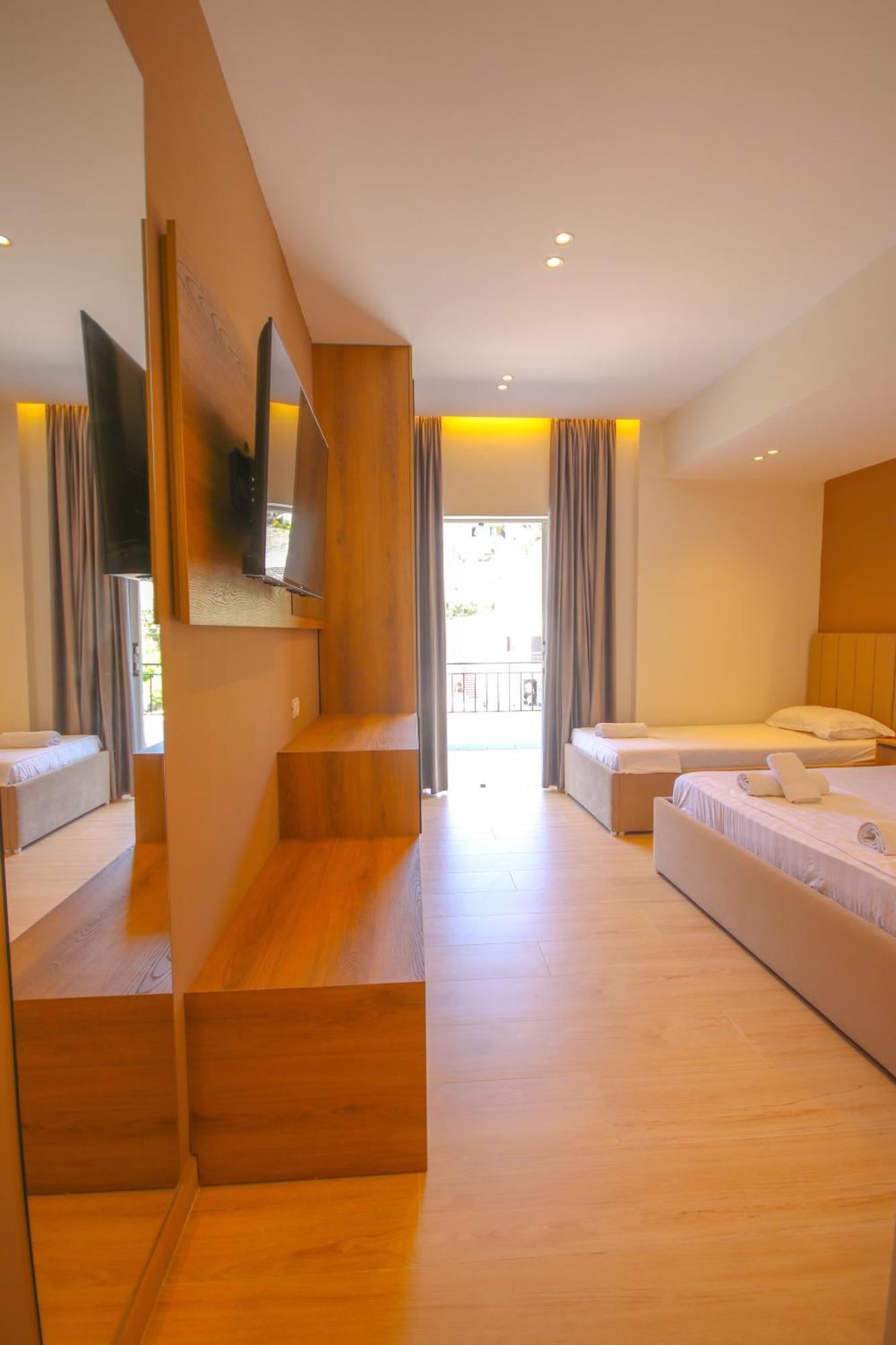 Hotel Emily's Himare